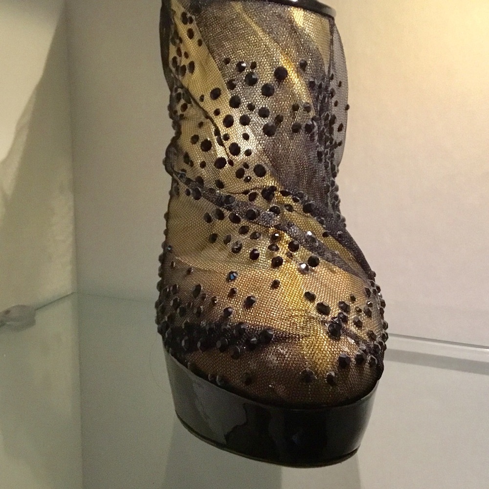 Jimmy Choo additional Photos